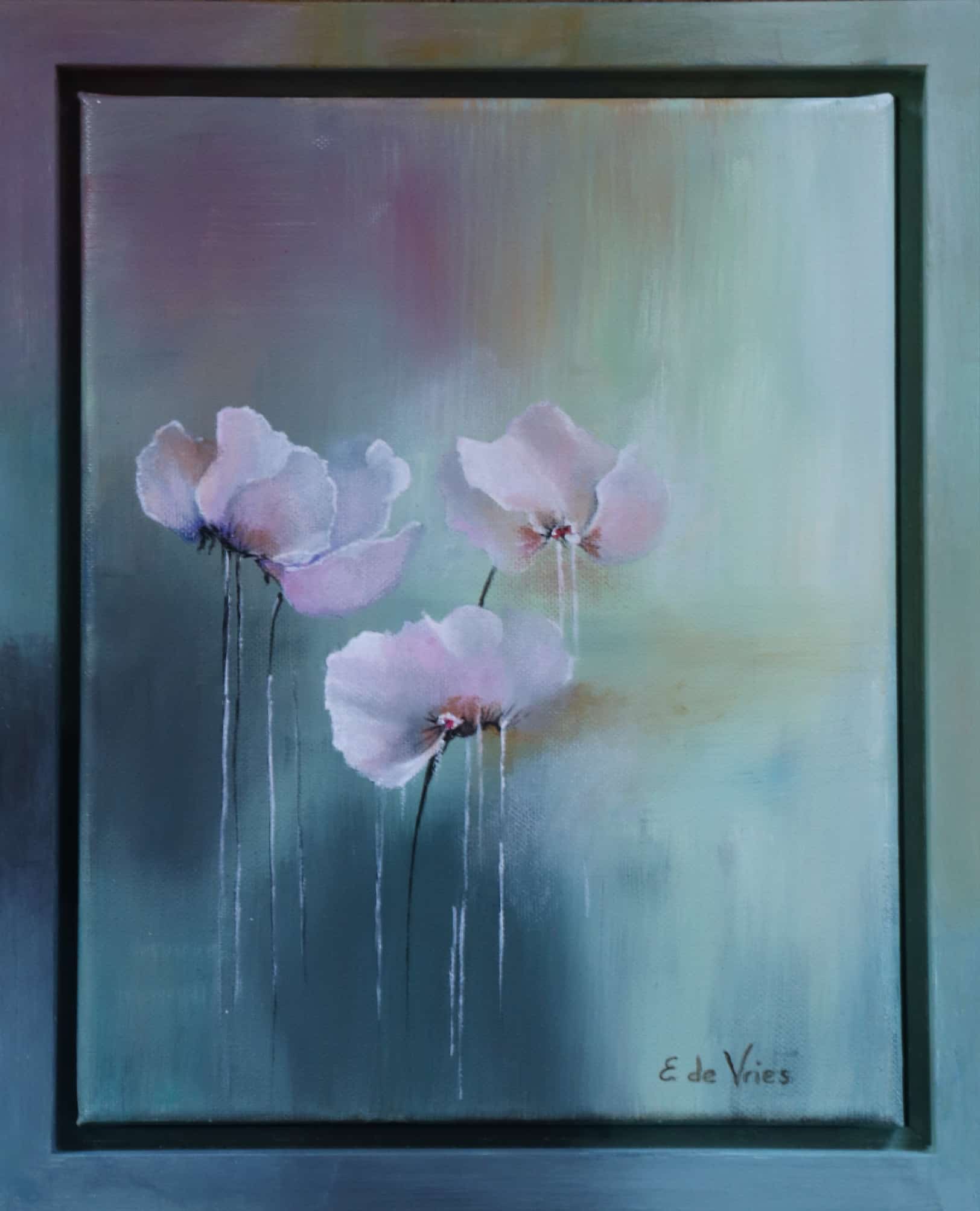 bloem op een vaag gekleurde achtergrond 2. Afmetingen doek 30x25 prijs € 95,--